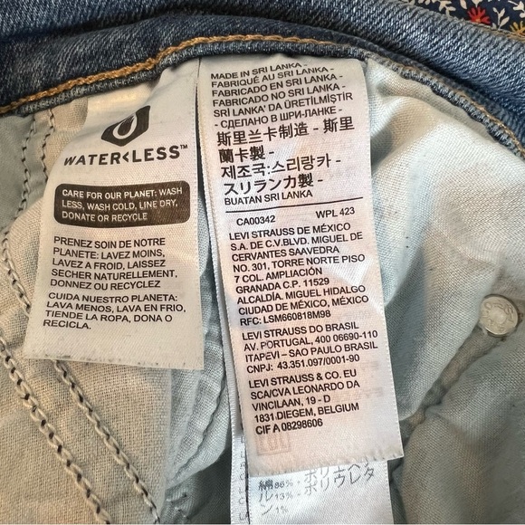 Levi's Silver Tab Mom Jeans Baggy High Rise Ankle Sz 32x27 Wasit 32 Light Wash - Picture 11 of 13